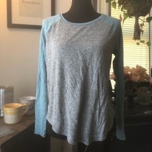 Kohl’s Gray/Teal Color Block Long Sleeve
Size Medium